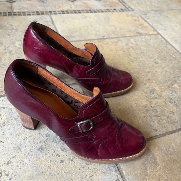 Very RARE Vintage Nina Red Leather Heels, Made in Spain - Picture 1 of 2